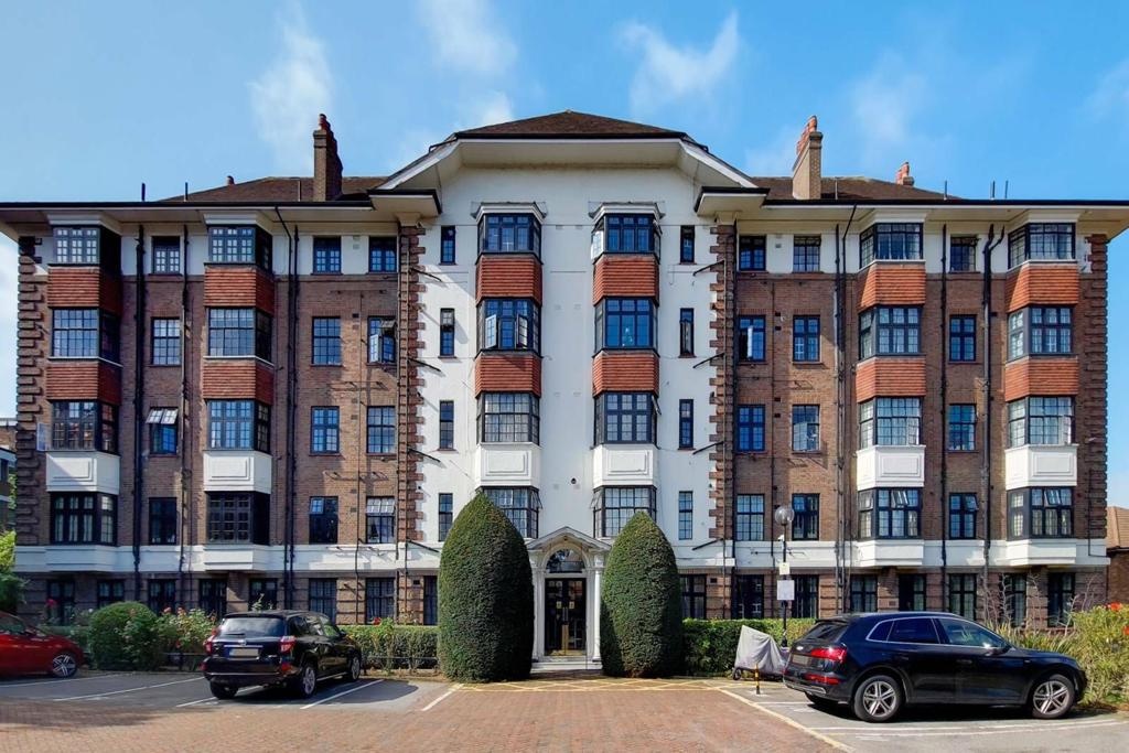 greystoke lodge, hangerlane, ealing, london, w51ew